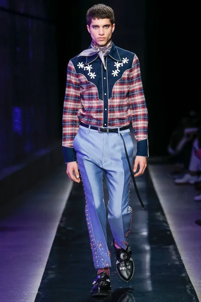 Look 36